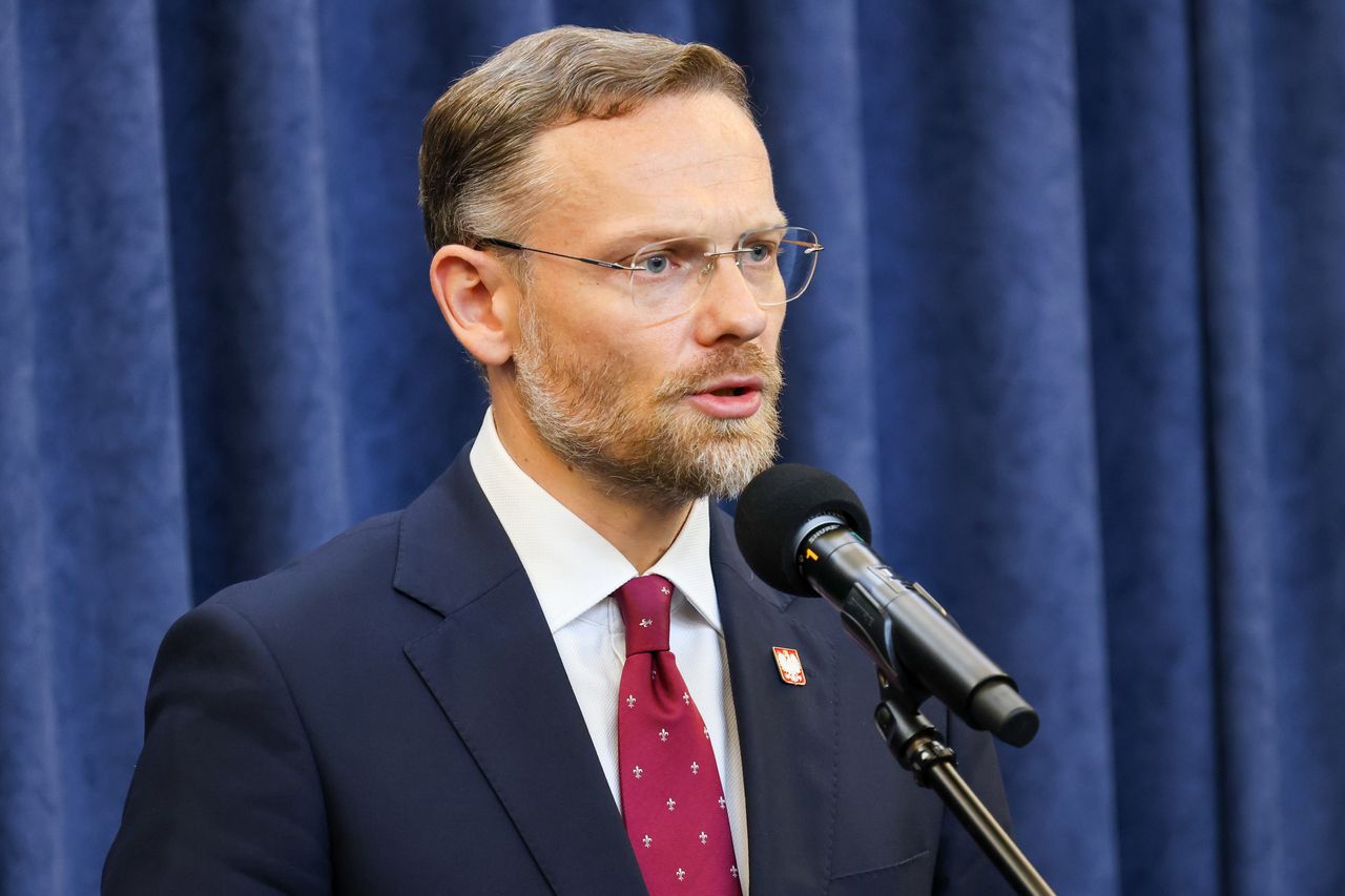 Bogucki uderza w Tuska ws. paktu migracyjnego. "Musi się zdecydować"