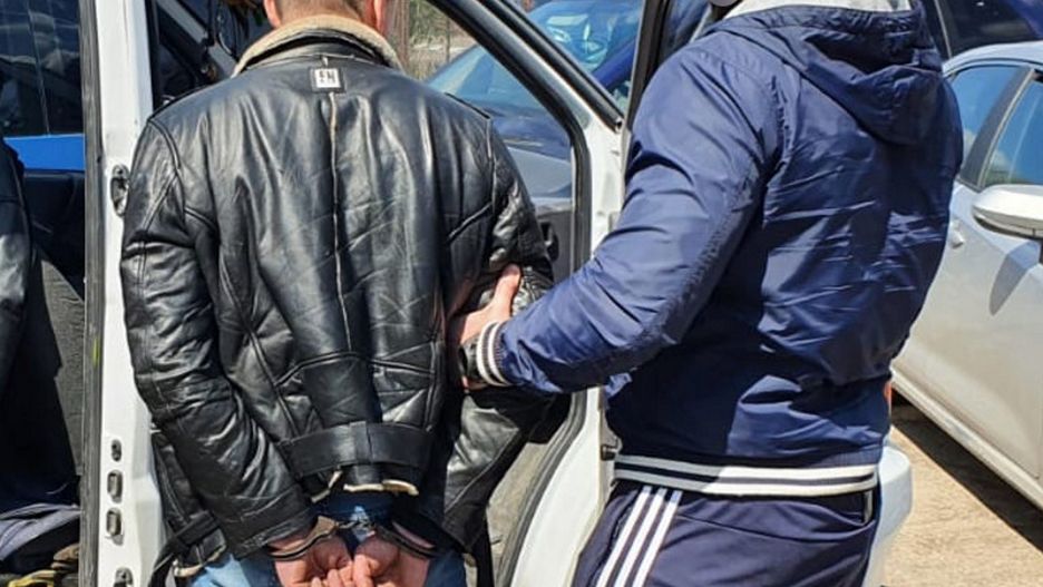 Warszawa. Zatrzymano mężczyzn podejrzanych o kradzież mercedesa