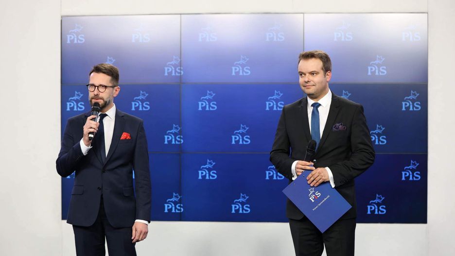 Nowy rzecznik PiS. Rafał Bochenek wraca