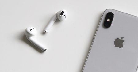 Słuchawki Apple od 100 do ponad 1000 złotych. Co oferują i czym się różnią?