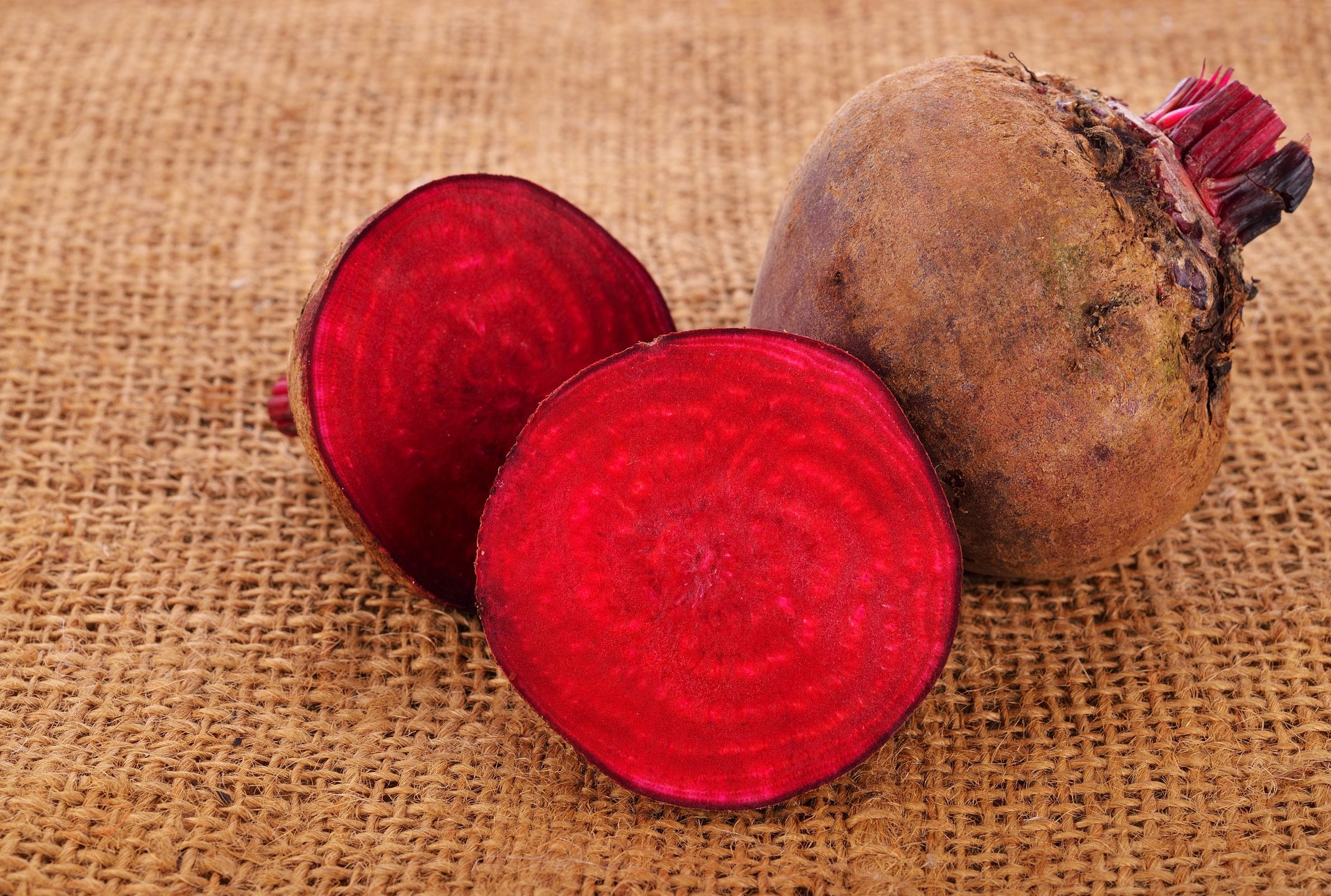 Burak przekrojony na pół