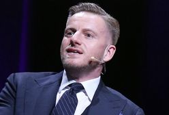 Szczepan Twardoch broni tęczowych flag LGBT. Krytykuje pedofilię w Kościele