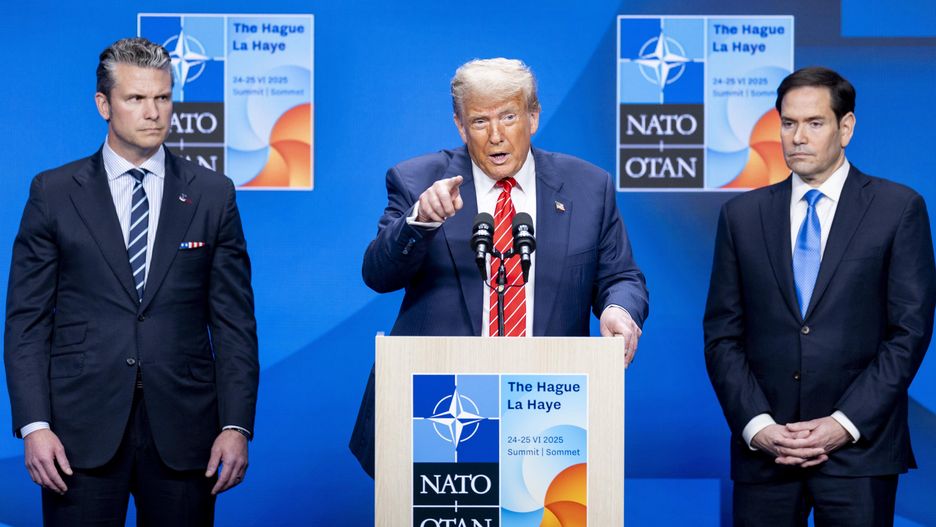 NATO Summit - Day 2
epa12196828 US President Donald Trump (C) attends a press conference with US Defence Secretary Pete Hegseth (L) and US State Secretary Marco Rubio (R) after the NATO Summit in The Hague, Netherlands, 25 June 2025.  EPA/Robin van Lonkhuijsen 
Dostawca: PAP/EPA.
Robin van Lonkhuijsen
blue