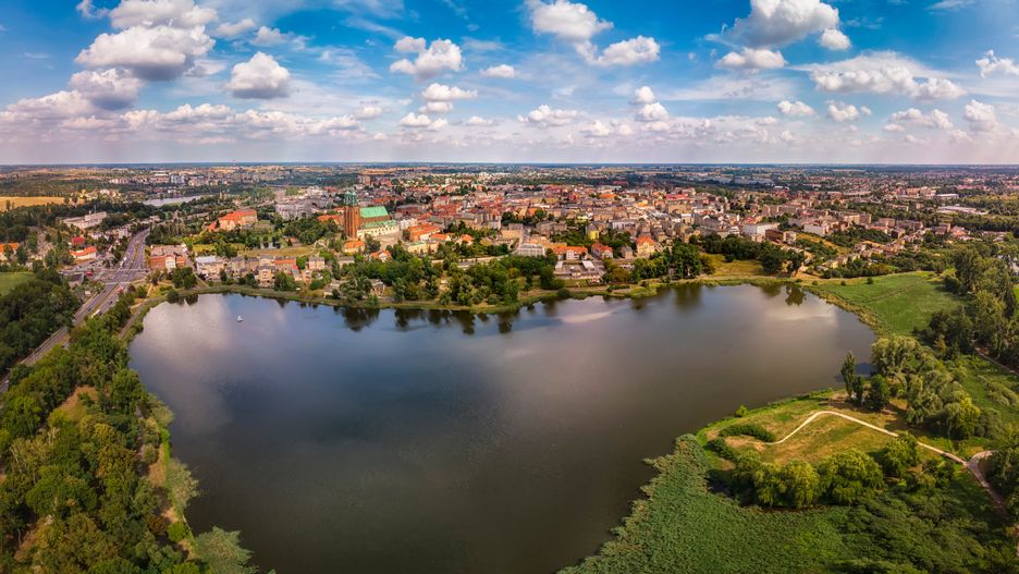 Gniezno i jezioro Jelonek