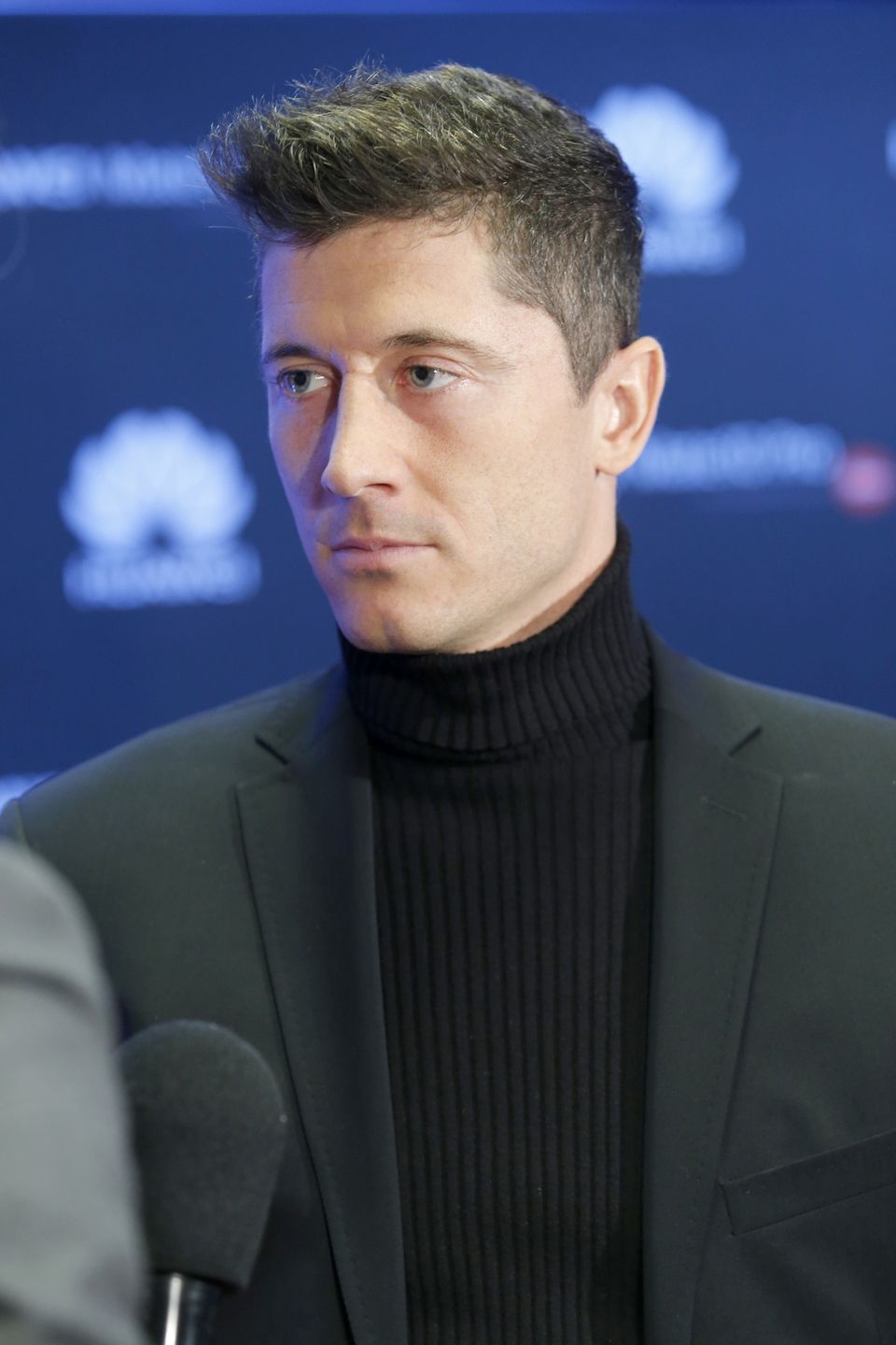 Robert Lewandowski nie podziękował Krzysztofowi Krawczykowi za utwór o sobie?