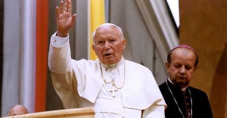 Tajemnice Karola Wojtyły. Jest oświadczenie Episkopatu