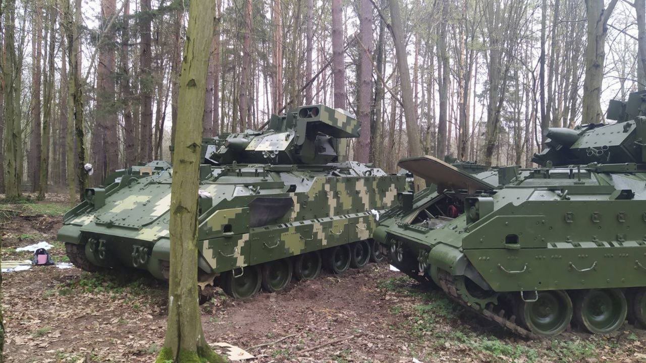 Dostarczone przez Amerykanów bojowe wozy piechoty M2A2 Bradley ODS.