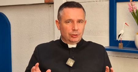 "Księża muszą dorabiać". Pracują w nocy na magazynach