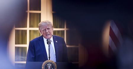 "5 tysięcy plus" Donalda Trumpa, czyli jak wygląda wyborcza desperacja [OPINIA]
