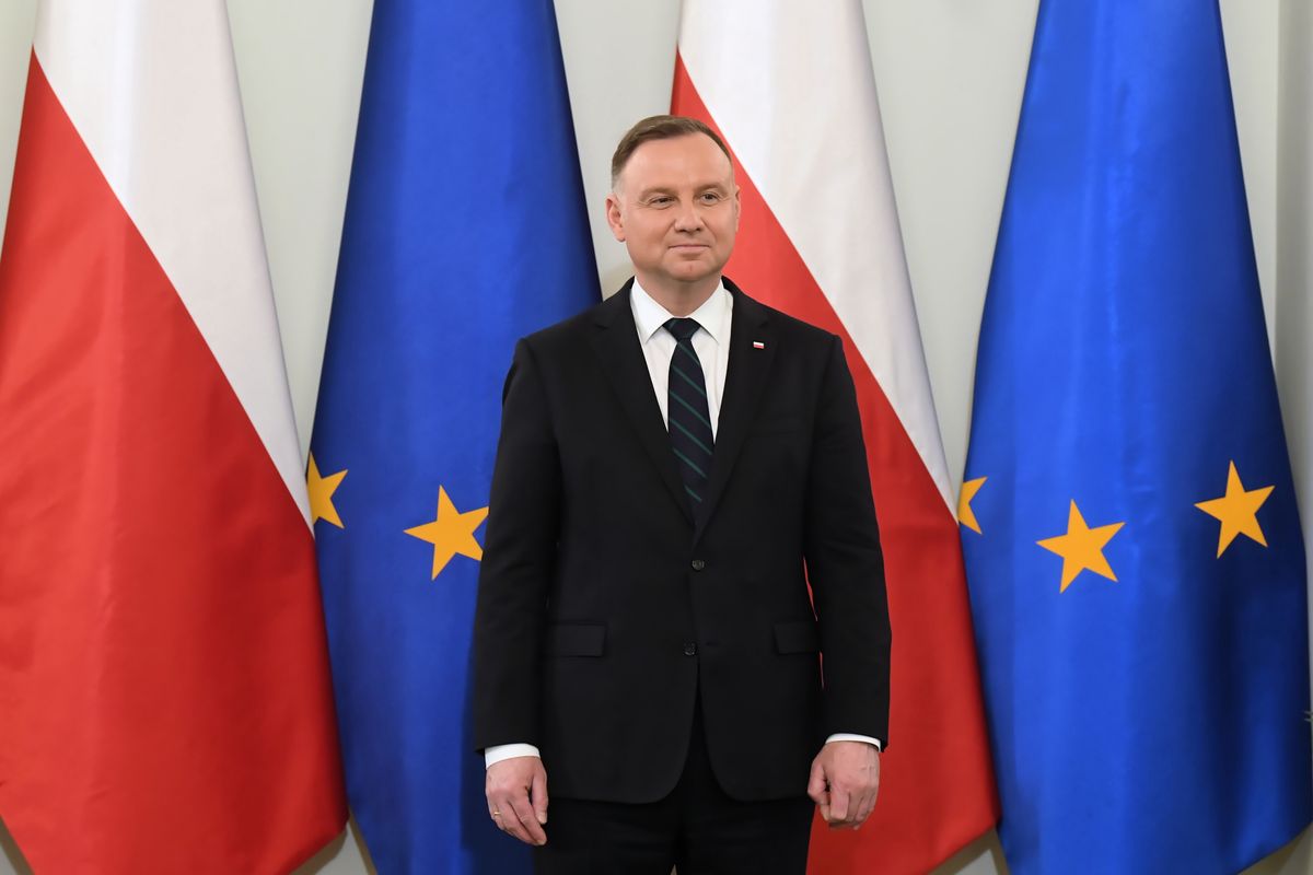 Warszawa, 27.05.2022. Prezydent RP Andrzej Duda podczas uroczystej Gali AgroLigi 2021 w Pałacu Prezydenckim w Warszawie, 27 bm. Celem konkursu jest wybór Mistrza Krajowego AgroLigi w kategoriach Rolnicy i Firmy. W trakcie spotkania uhonorowani zostali najlepsi rolnicy i przedsiębiorcy działający w branży rolno-spożywczej. (mr) PAP/Andrzej Lange