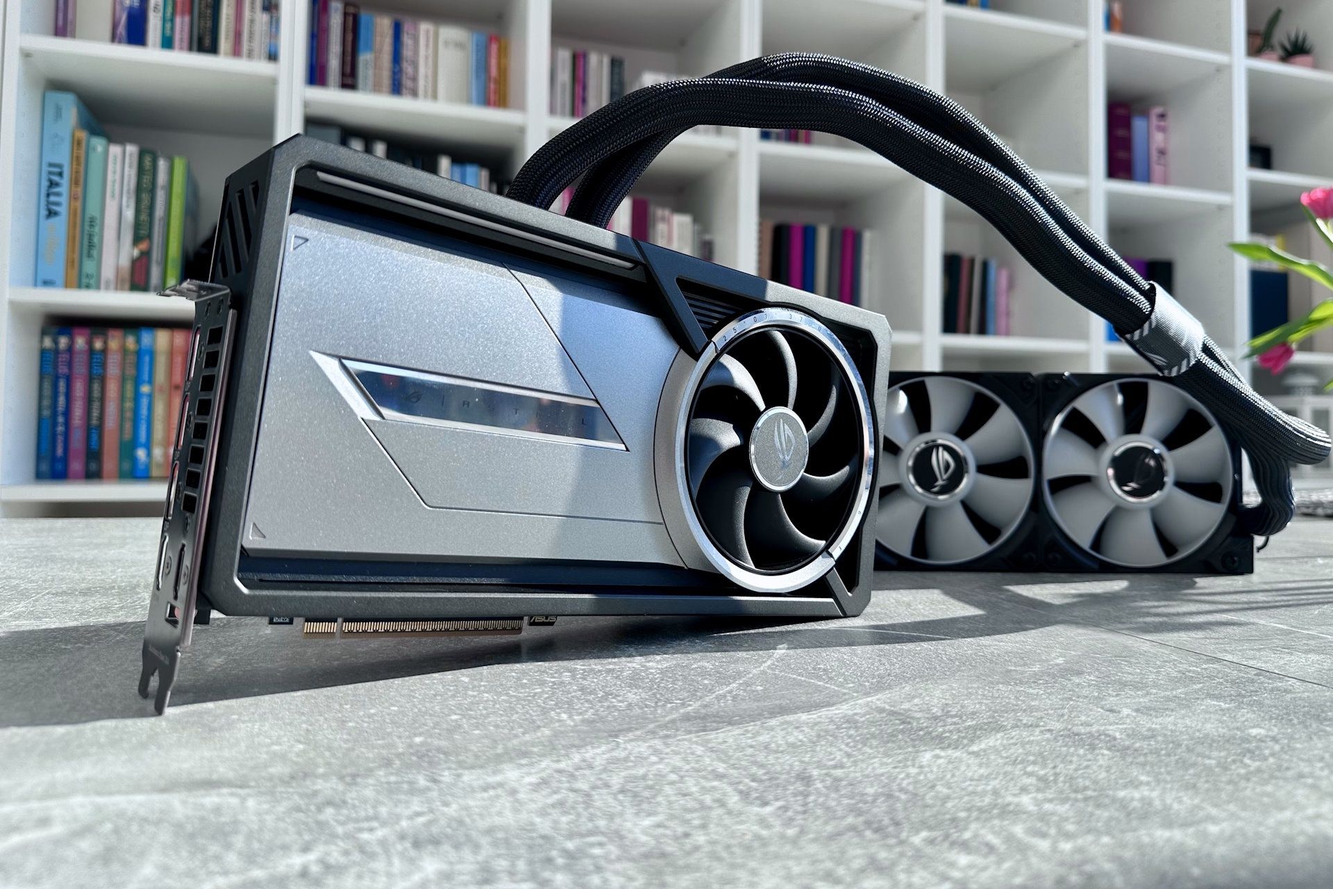 ASUS GeForce RTX 5090 ROG Astral LC - z 5090 FE