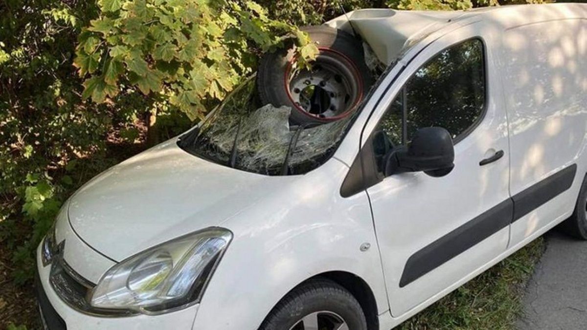 Zniszczony samochód