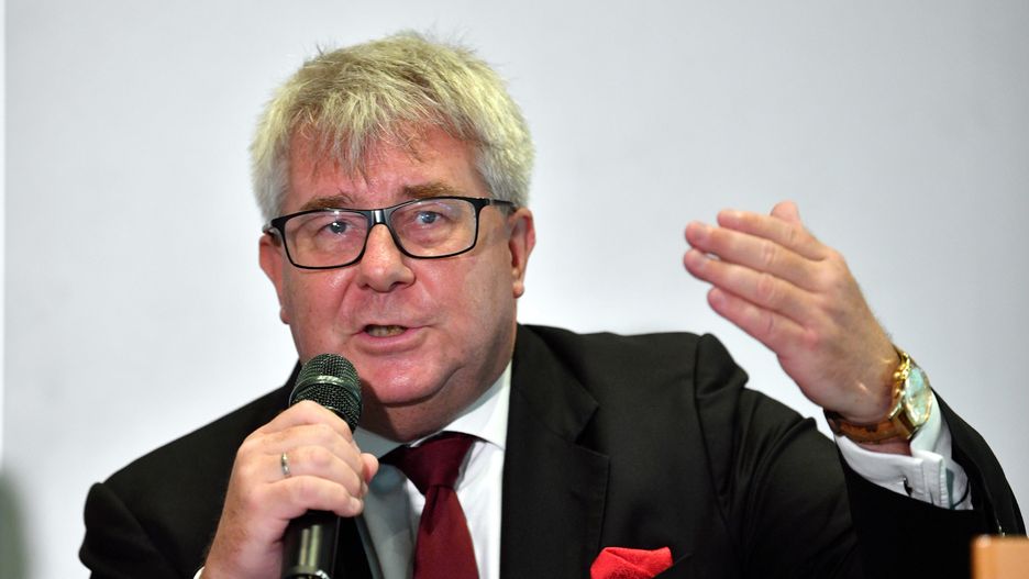 Ryszard Czarnecki otrzymuje groźby śmierci. "Zdechniesz zdrajco" 