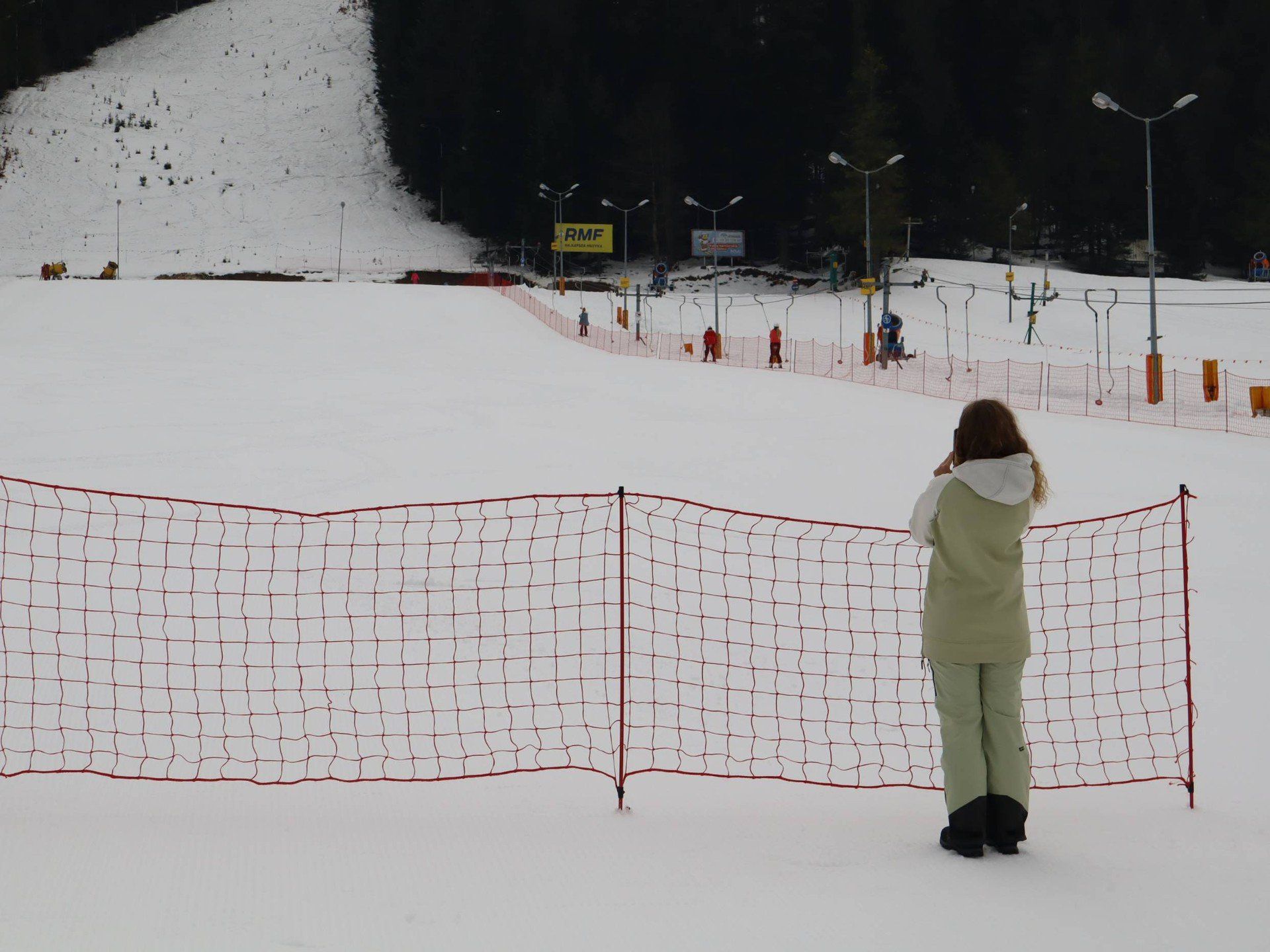 Narciarze pod Nosalem i Wielką Krokwią w Zakopanem