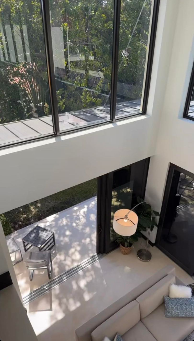 Agata Rubik relacjonuje oględziny domu w Miami