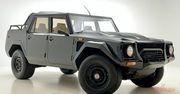 Lamborghini LM002 trafiło na sprzedaż. Ma 58 tys. km przebiegu i wysoką cenę