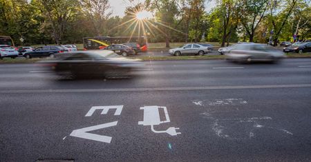 Nowe znaki drogowe, które dotyczą tylko garstki kierowców