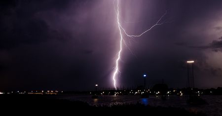 Burze w Niemczech. Porażenia piorunami i ulewy