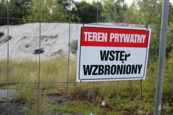Gniezno: Nielegalne wysypisko odpadów działa od 14 lat