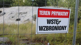 Gniezno: Nielegalne wysypisko odpadów działa od 14 lat