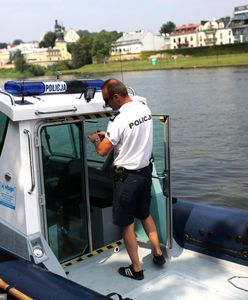 Kraków. Pijany ukradł motorówkę. Chciał zaimponować dwóm kobietom
