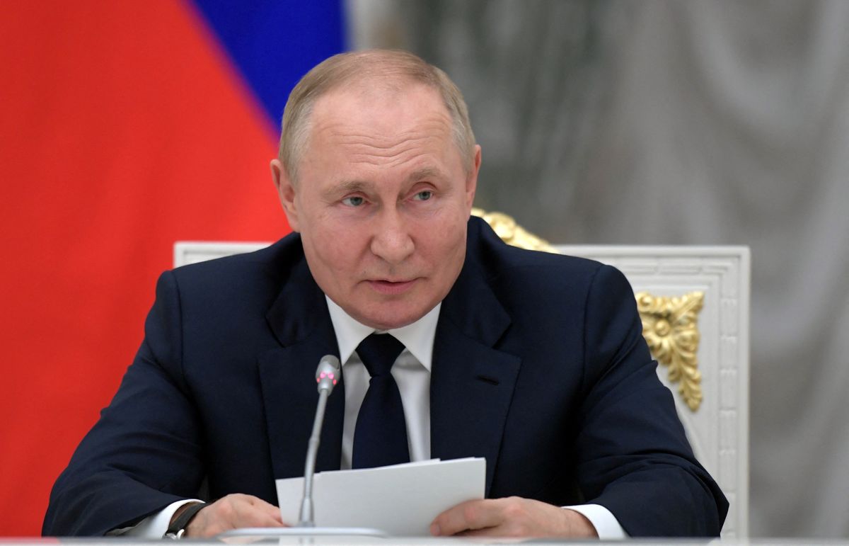 O tym, jak rosyjskie dyktator Władimir Putin zapewnił sobie poparcie, pisze magazyn "Foreign Affairs"
