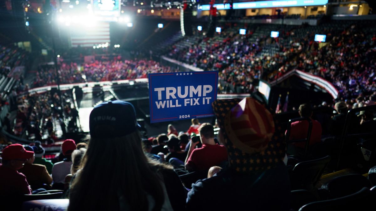 Frekwencja na wiecach Trumpa słabnie. "Nie widziałem czegoś takiego"