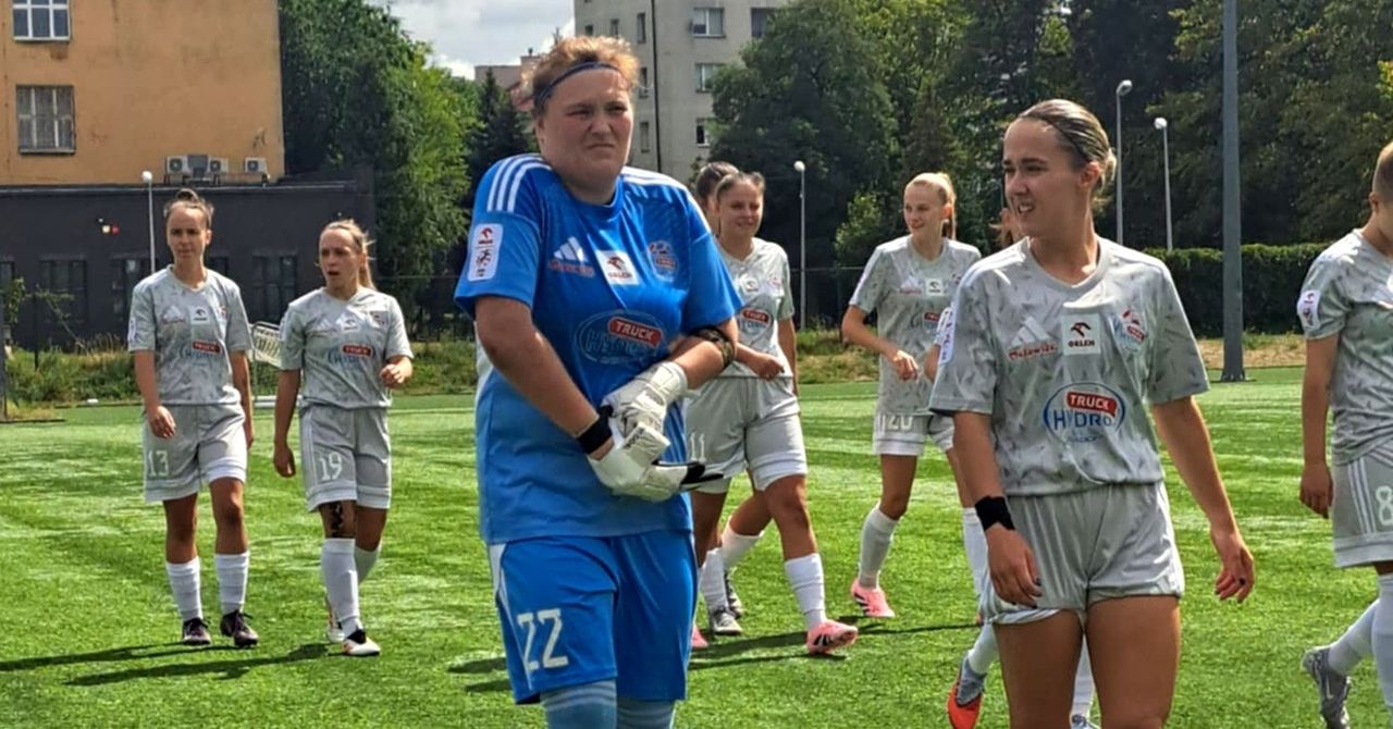 Radom: Piłkarki Hydrotrucku Sportowej Czwórki zagrały u siebie z LKS Stare Oborzyska