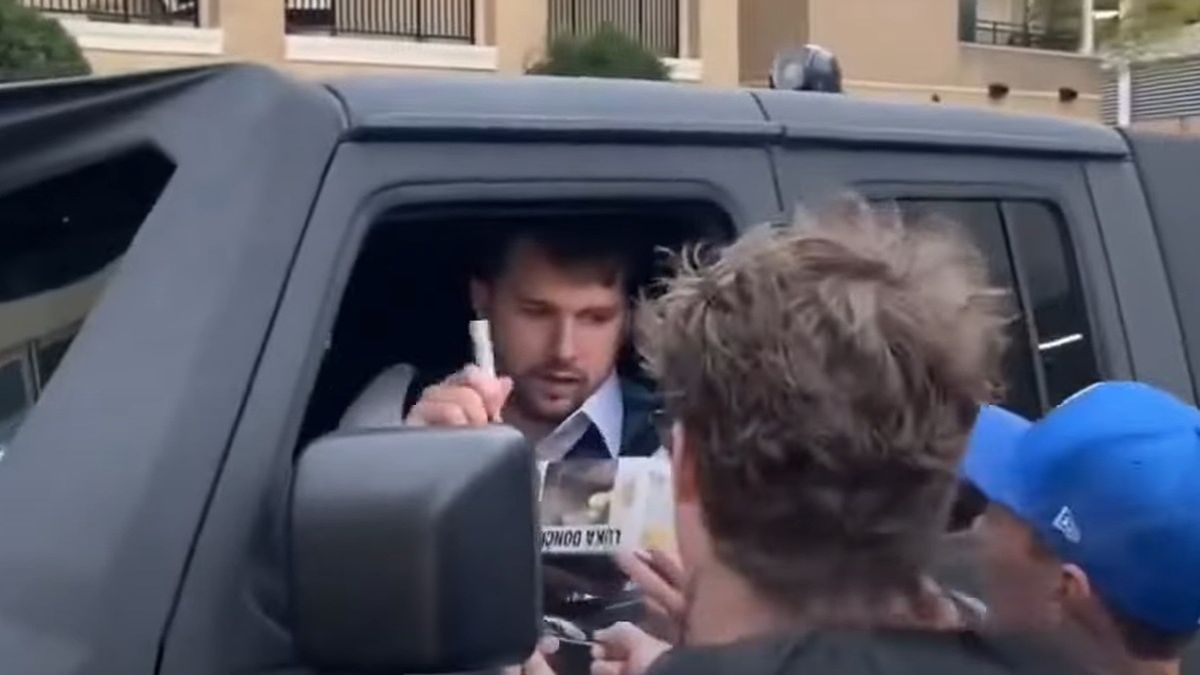 Luka Doncić w jednym z 13 należących do niego samochodów