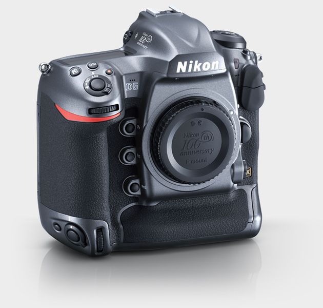 100 sztuk grafitowych produktów Nikon na 100-lecie firmy. Są piękne! 1