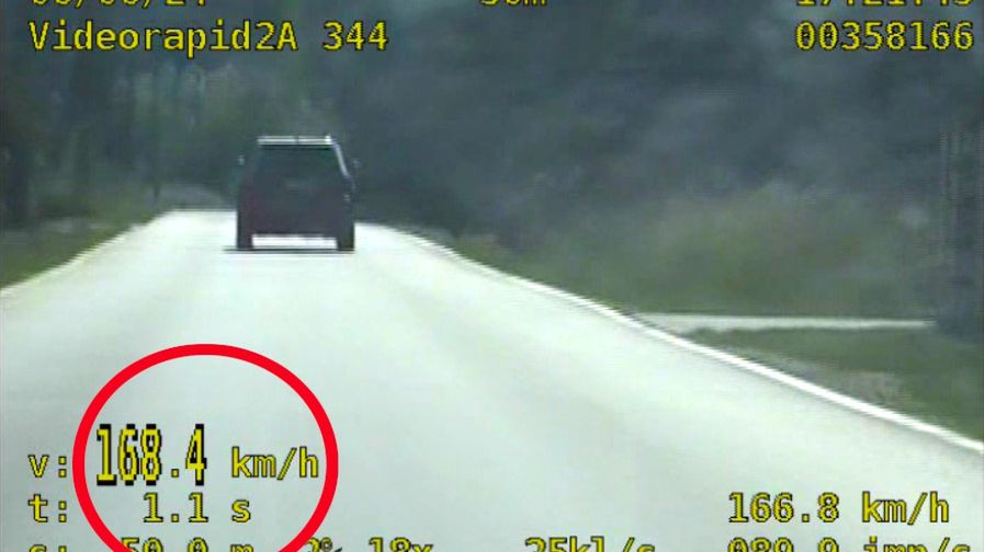 Kierowca jechał 168 km/h w terenie zabudowanym
