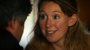 Cała prawda o Elizabeth Holmes? Ten film zaskoczy was tysiące razy