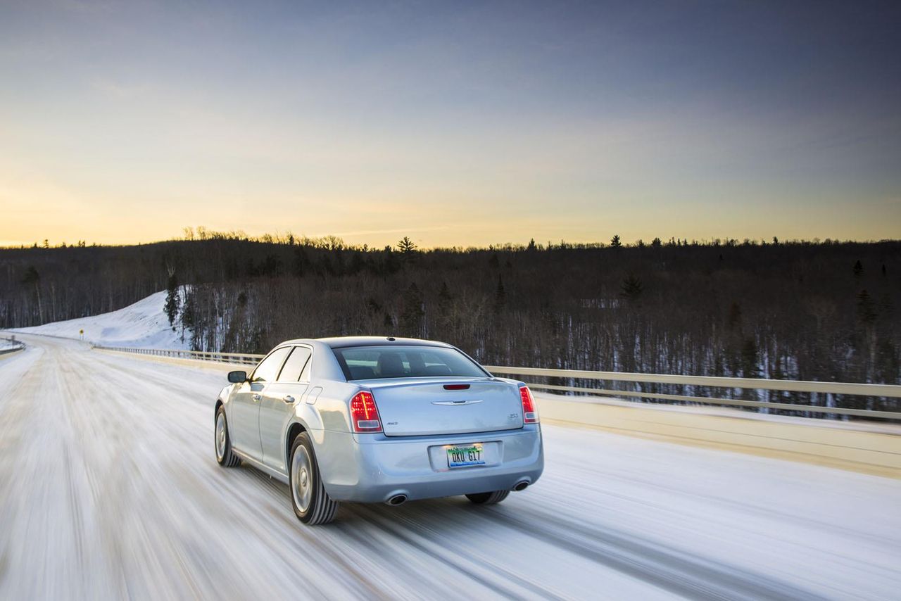 2013 Chrysler 300 Glacier Edition