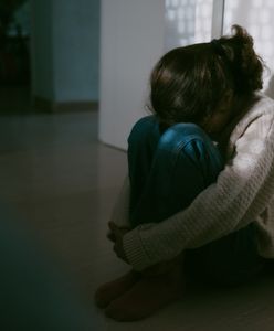 Dramat w rodzinie zastępczej. Kolejna dziewczynka była molestowana