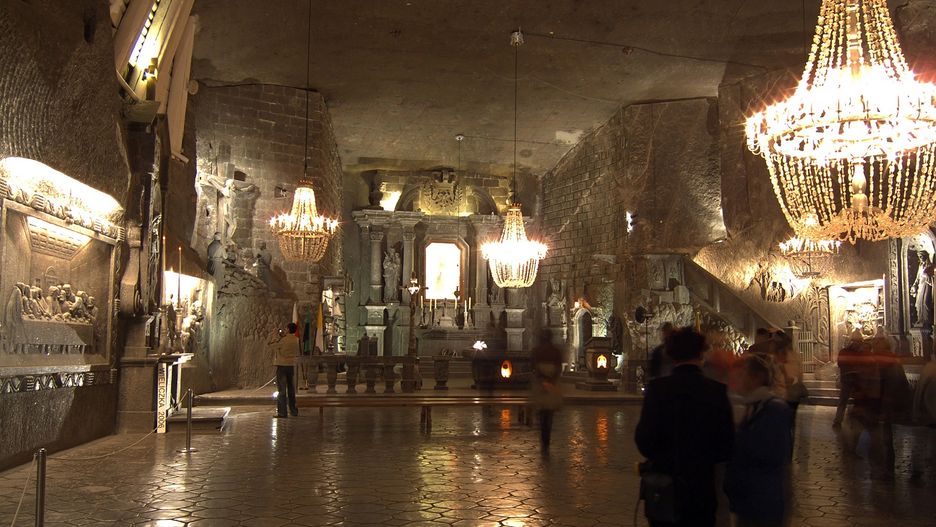 Kopalnia Soli w Wieliczce to jedna z najsłynniejszych atrakcji w Polsce