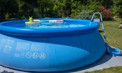 Niewiele osób o tym wie. Są dokładne wytyczne dot. basenów na działce