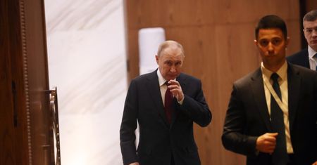 Putin przyjęty z honorami. Mimo nakazu aresztowania