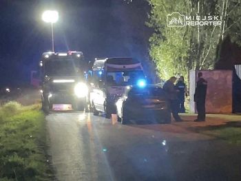 Młodocin Mniejszy: Tragiczny wypadek! Operator koparki zginął w kabinie po przygnieceniu przez drzewo