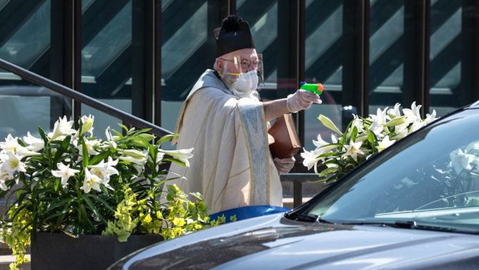"Nasza parafia bardzo poważnie potraktowała epidemię koronawirusa" (fot. St. Ambrose Parish)
