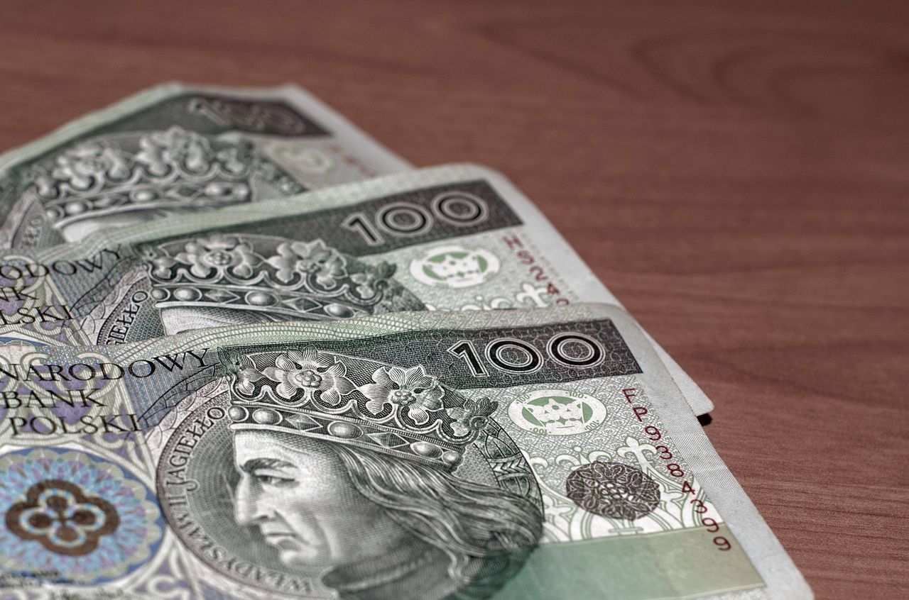 Zniszczone banknoty można wymienić w każdym banku