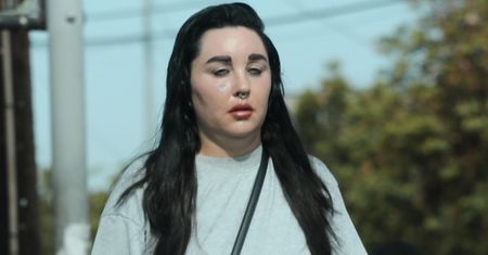 Dawno NIEWIDZIANA Amanda Bynes przemierza Los Angeles w nowej fryzurze. Lepiej wygląda?