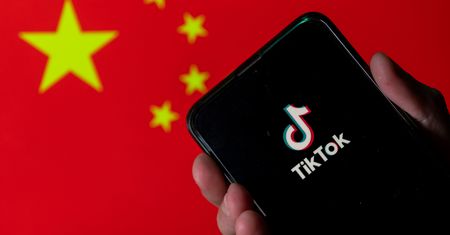TikTok jednak szkodliwy. Raport ujawnia, że aplikacja wykorzystywała lukę systemową