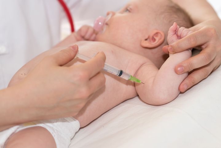 Szczepienie MMR jest szczepionką bezpieczną, nie wywołuje poważnych skutków ubocznych