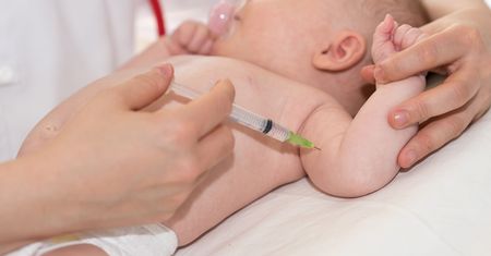 Szczepienie MMR II – skład, działanie, skutki uboczne i bezpieczeństwo