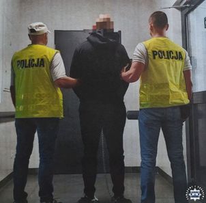 Zwabili 30-latka w umówione miejsce i brutalnie zaatakowali. Dwaj podejrzani trafili do aresztu