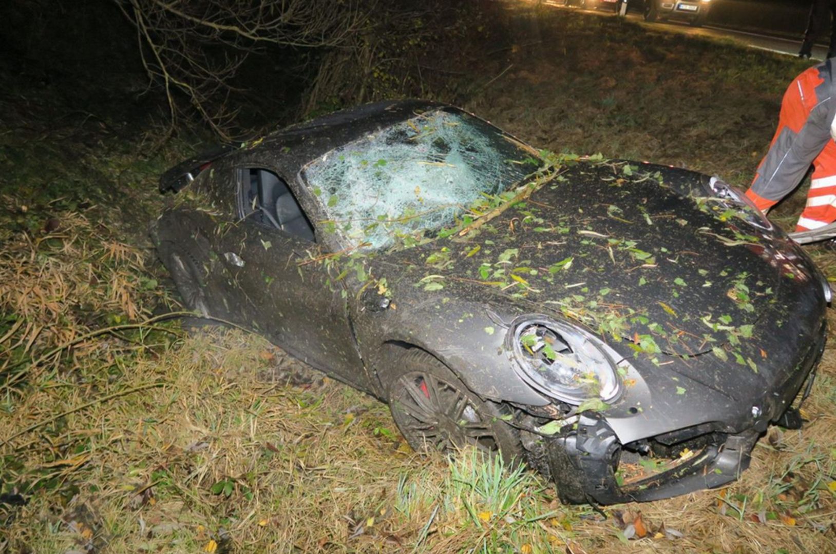 20-latek zniszczył Porsche. Można zapłakać na ten widok