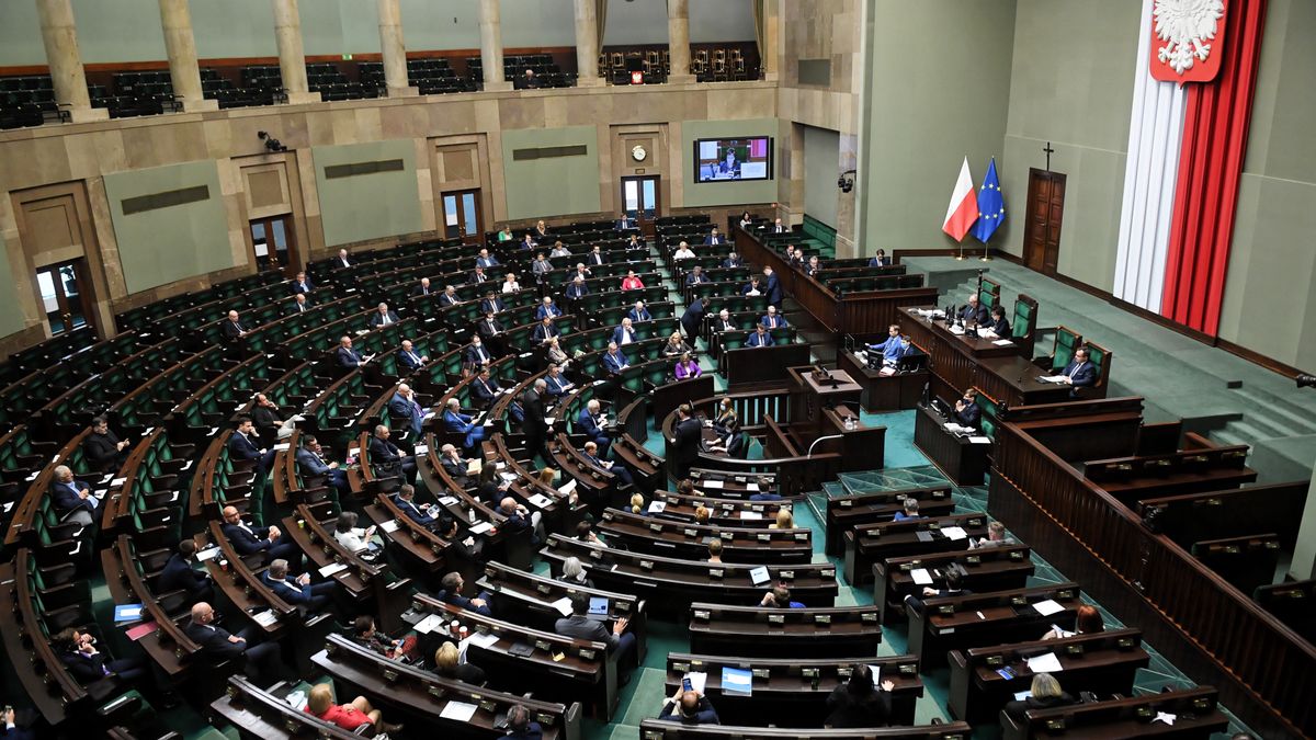 W najnowszym sondażu PiS może liczyć na ponad 40 procent poparcia.