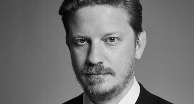 Filip Niedenthal żegna się z „Vogue Polska”. "Pismo wzbogaca rynek luksusowej prasy"