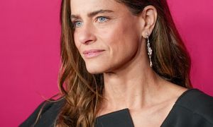 Rodzice umierali, gdy dowiedziała się o raku. "Dopiero gdy ciało taty zniknęło, zaczęłam panikować"