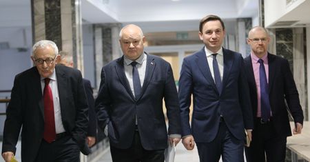 Przybyło nam 400 tys. nowych problemów. Członkowie RPP biją się w piersi